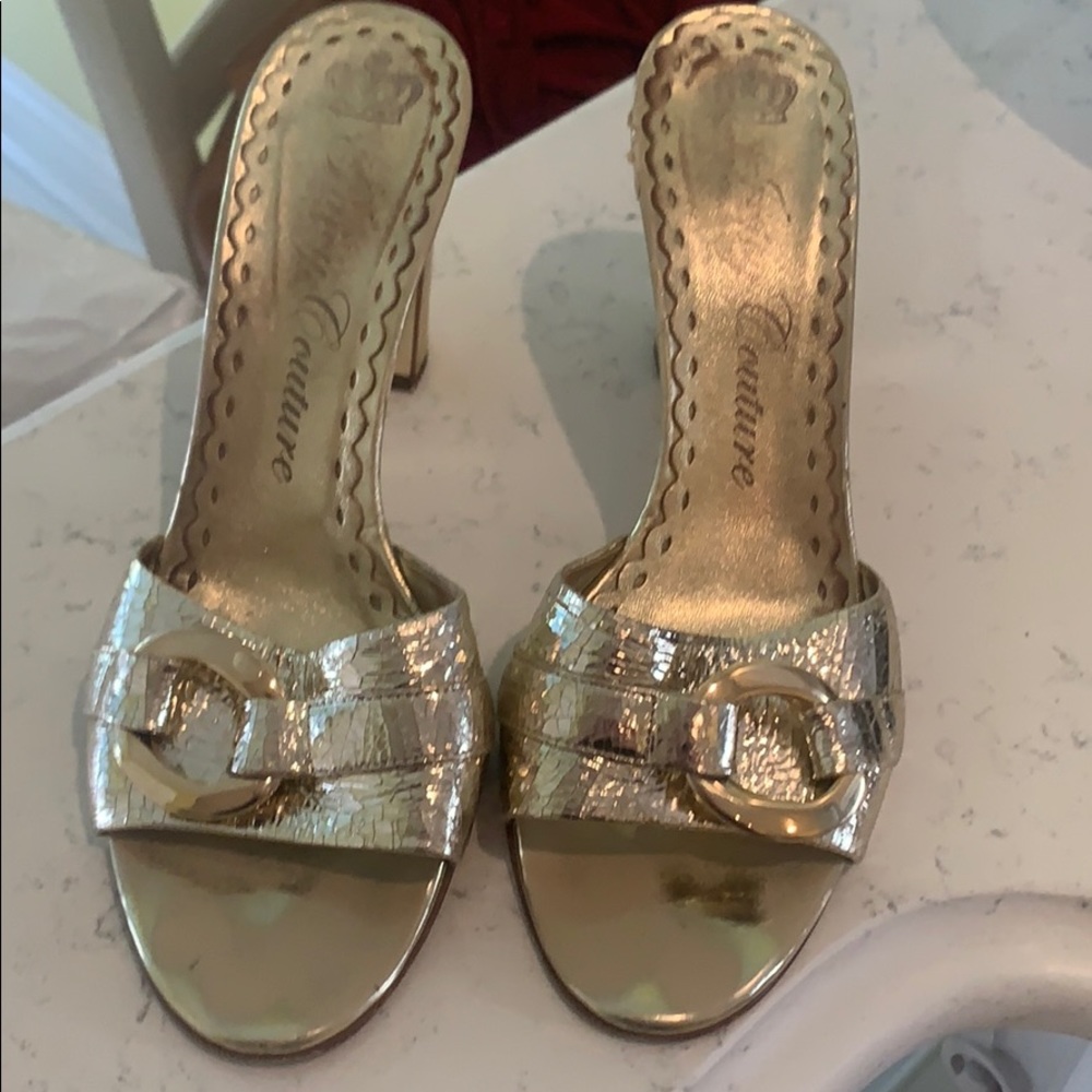 Size 8 gold juicy slides!